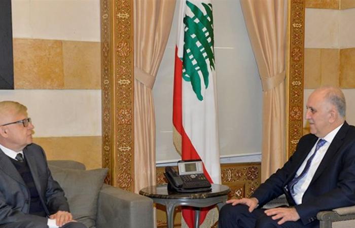 وزير الداخلية بحث مع زاسبيكين للتطورات في لبنان والمنطقة