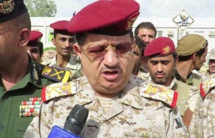 نجاة وزير الدفاع اليمني من محاولة اغتيال ومقتل عدد من مرافقيه