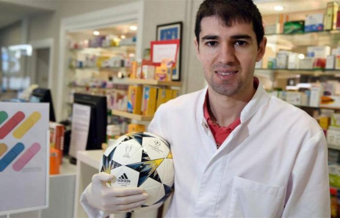 لاعب إسباني يبدأ العمل في صيدلية لمواجهة 'كورونا'! (صور)