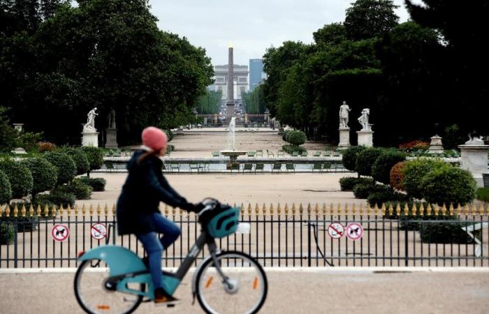 فرنسا تستعد لفتح المطاعم والحدائق.. وتبقي باريس "مغلقة"