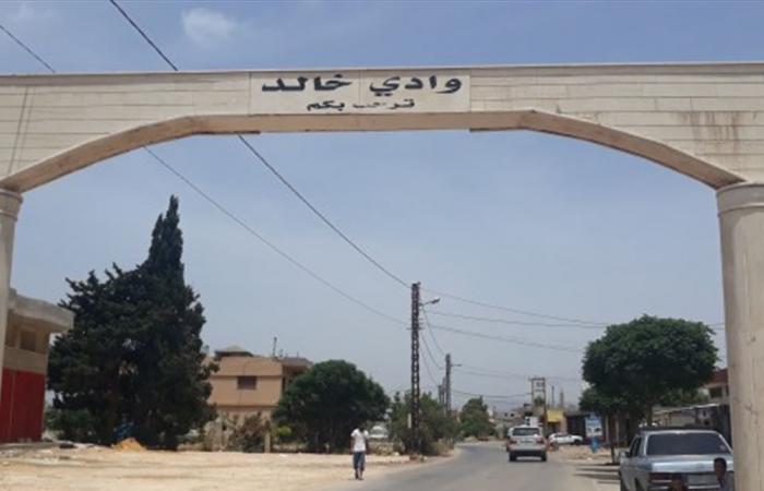 جرافة تابعة لبلدية المقيبلة ازالت قوس النصر عند مدخل وادي خالد