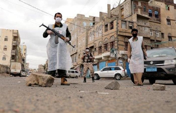 أنباء عن نقل الحوثيين لمختطفين مصابين بكورونا بين السجون