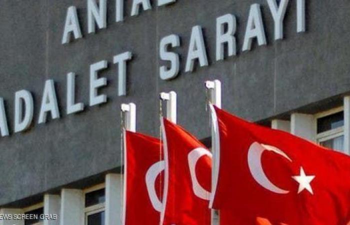محكمة نقض تركية تؤيد أحكاماً بالسجن ضد محامين معارضين