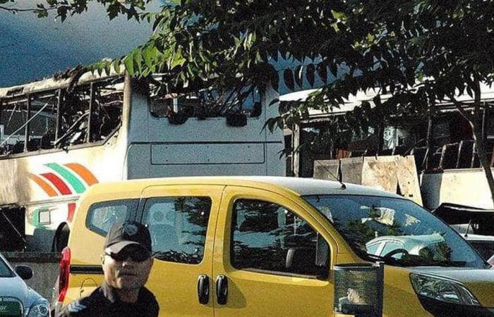 المؤبد لعنصرين من 'حزب الله' في قضية تفجير حافلة إسرائيلية