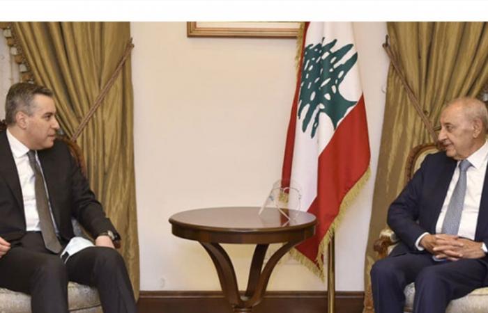 لبنان 'المصلوب' معلّق بين 'الحياة والموت'.. المبادرة الفرنسية آخر المكابح التي تحول دون الانهيار؟