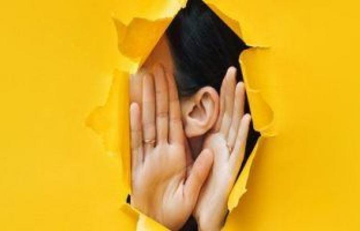 هل يمكن أن يتأثر سمعك بفيروس كورونا؟ نصائح للحفاظ على الأذنين خلال الجائحة