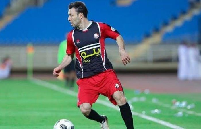 السوري جهاد الحسين يعتزل كرة القدم