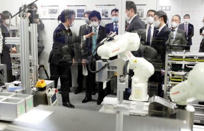 روبوت ياباني يجري مسحة كورونا ويعطي النتيجة في 80 دقيقة