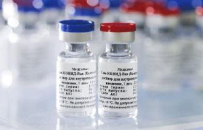 إخبراء: انخفاض معدل الإصابة بكورونا يتطلب تطعيم 60% من سكان روسيا