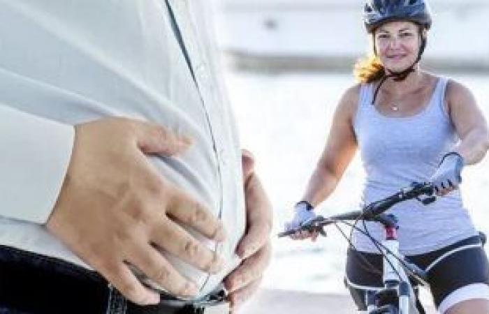ركوب الدراجات بانتظام وسيلة فعالة للتخلص من دهون البطن