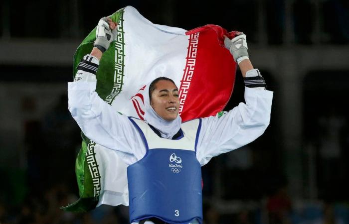 بطلة إيرانية تقرر تمثيل فريق اللاجئين في أولمبياد طوكيو