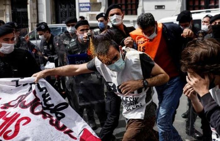 تركيا.. اعتقالات واعتداءات في وقفة لعيد العمال
