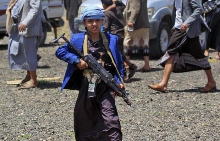 قنبلة موقوتة.. حكومة اليمن تحذر من معسكرات الحوثي الصيفية 