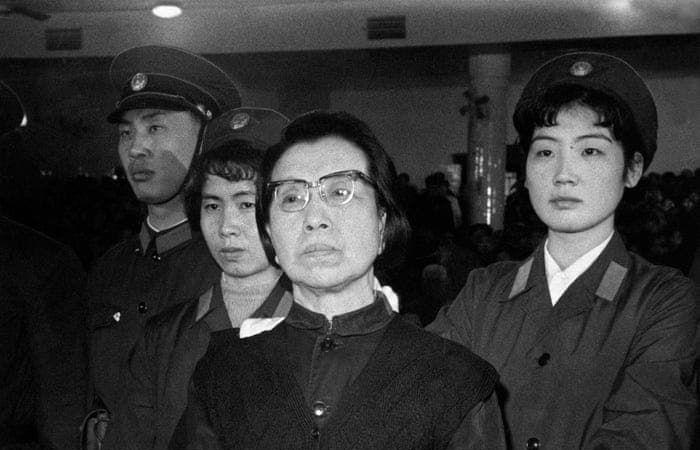 بحمام مستشفى.. انتحرت زوجة مؤسس الصين الشعبية