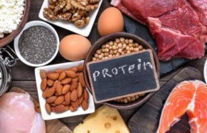 تناول البروتين يجنبك ضعف العظام والكبد الدهنى.. علامات نقص البروتين بالجسم