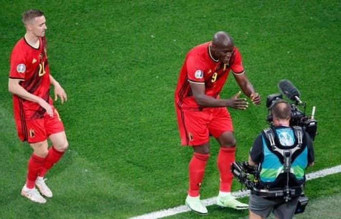 لوكاكو يهدي هدفه في مرمى روسيا إلى زميله إريكسن