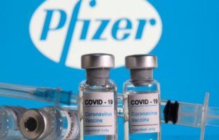 Pfizer وحده لا يكفى.. دراسة تكشف الفاعلية الحقيقية للقاح كورونا على كبار السن