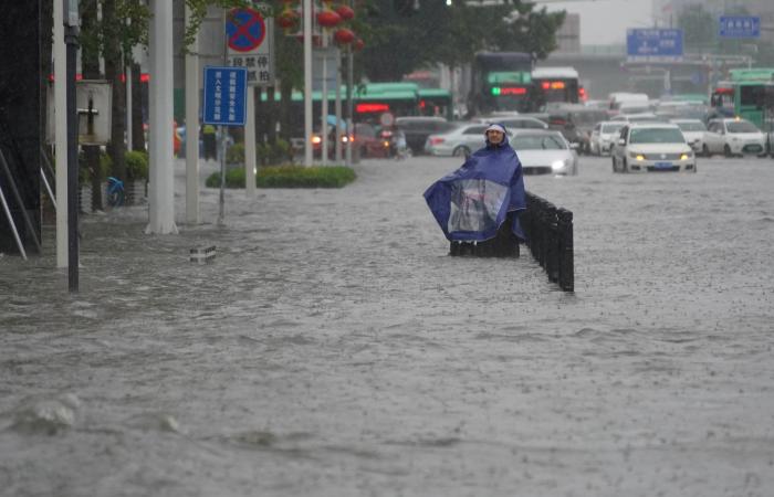 أمطار الصين "الأشد منذ 1000 عام".. وتفجير سد لتحويل المياه