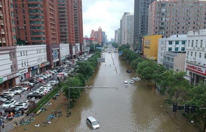 أمطار الصين "الأشد منذ 1000 عام".. وتفجير سد لتحويل المياه