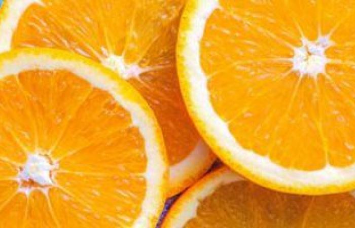 أطعمة تساعد على علاج انتفاخ المعدة.. أبرزها البرتقال