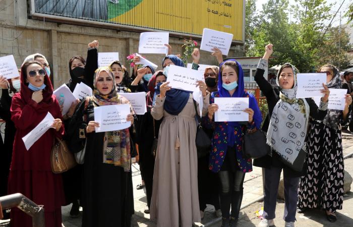 لليوم الثاني.. نساء كابل يتظاهرن دفاعا عن الحريات