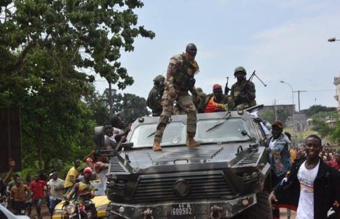 انقلابيو غينيا يعدون بحكومة وحدة وبعدم ملاحقة النظام السابق