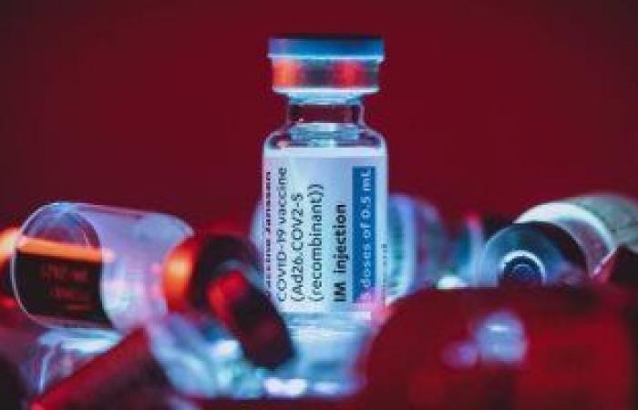تعرف على الفئات الأكثر عرضة لخطر كورونا حتى بعد التطعيم.. جامعة أكسفورد تكشف