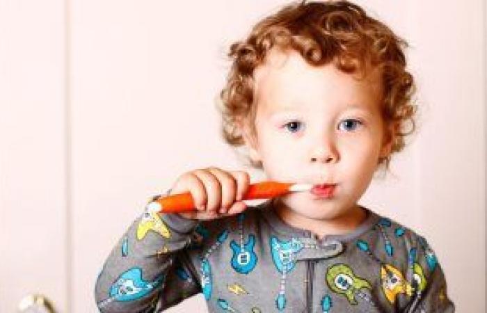 4 طرق منزلية لحماية أسنان طفلك من التسوس خلال جائحة فيروس كورونا