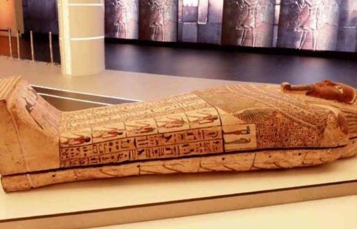 تابوت فرعوني يظهر بدبي.. ما السر وكيف علّقت مصر؟