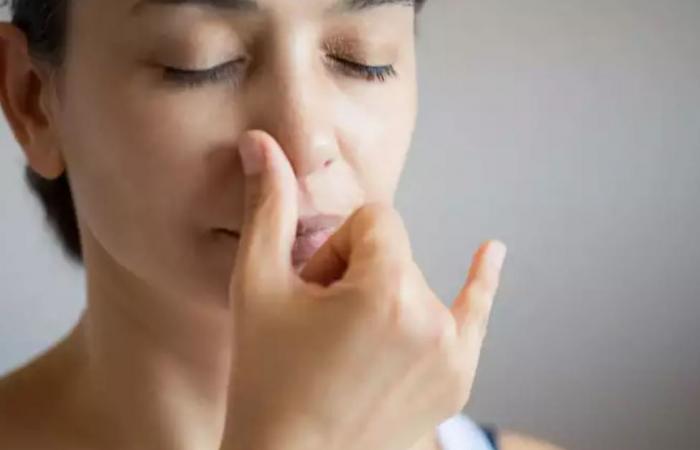 هل تتنفس من فمك أثناء النوم؟ اعرف الأضرار وإزاي تعالج انسداد أنفك
