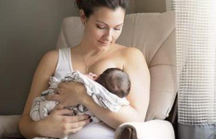 دراسة أمريكية: الرضاعة الطبيعية تحمى الأمهات من الخرف عند التقدم فى العمر