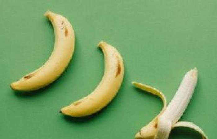 دراسة: تناول الموز يقلل من أعراض متلازمة القولون العصبى