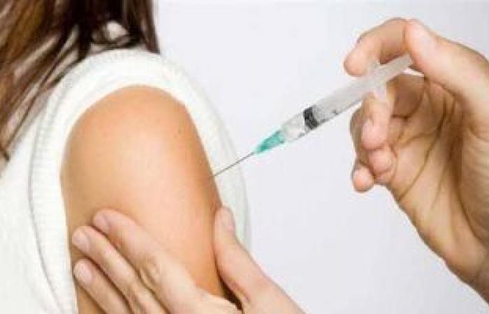 الجرعة المعززة من اللقاح توفر حماية 90٪ ضد الأمراض الشديدة الناتجة عن أوميكرون لدى كبار السن
