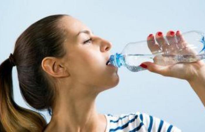 الإفراط فى شرب الماء يسبب التسمم