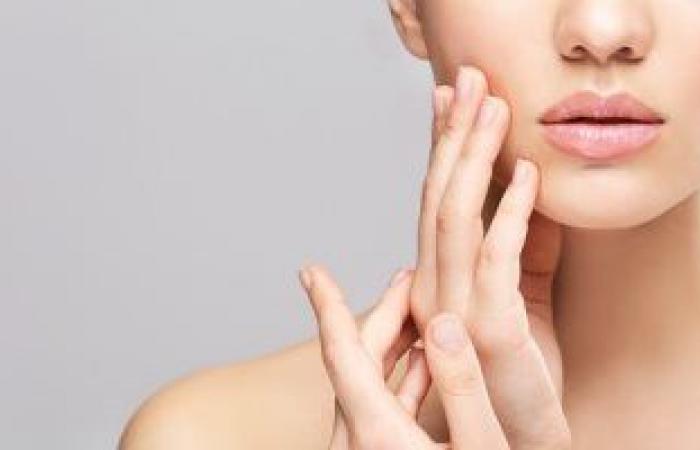 4 علاجات منزلية لإزالة الجلد الداكن حول فمك.. البطاطس والبصل الأبرز