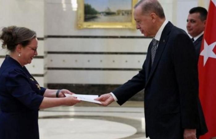 أردوغان يتسلم أوراق اعتماد سفيرة إسرائيل في أنقرة