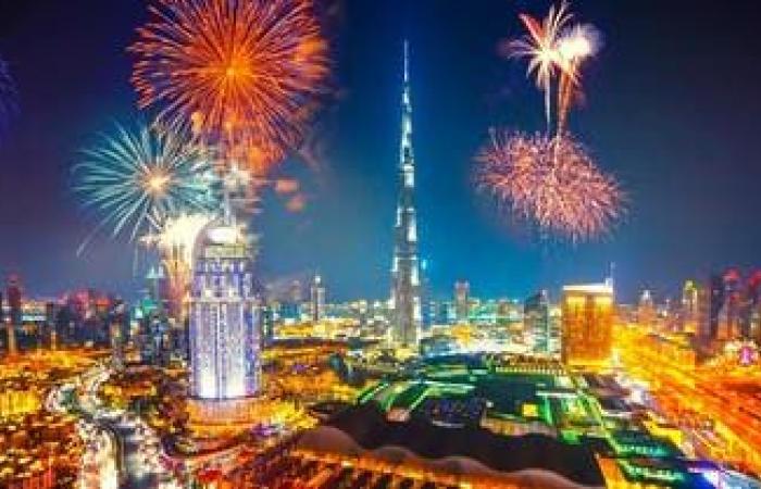 شاهد دبي تستقبل العام الجديد باحتفالات مذهلة من برج خليفة