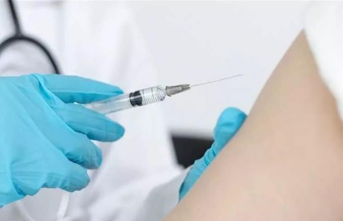 هل من علاقة للقاحات "كورونا" بحالات الوفاة المفاجئة؟