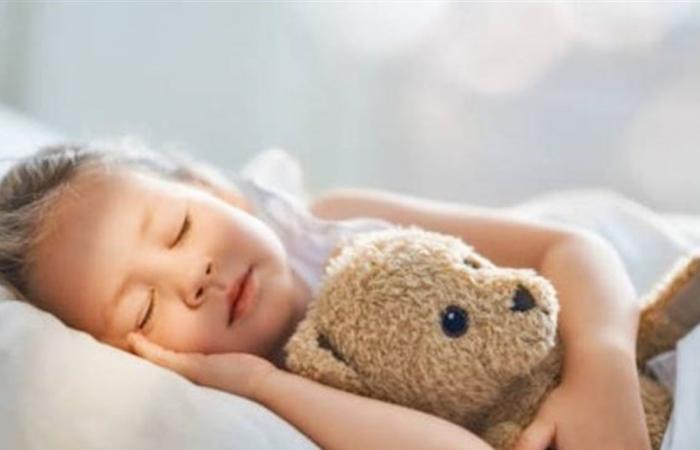 النوم المنتظم يجعل الأطفال أكثر سعادة وذكاءً... إليكم هذه الدراسة