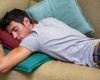 نوم المراهقين المتأخر يزيد من خطر الإصابة بمرض شائع!