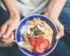 5 معتقدات خاطئة عن التغذية.. منها الأكل بليل بيزود الوزن