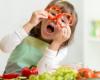 هل يمكن للأطفال أكبر من عامين تناول نفس الطعام الصحي للكبار؟.. دراسة توضح