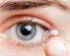 باحثون يطورون عدسة لاصقة تراقب ضغط العين وتعطي أدوية الجلوكوما عند الحاجة
