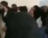 شاهد فتيات أفغانيات يصرخن في رجال الأمن احتجاجا على إغلاق الجامعات